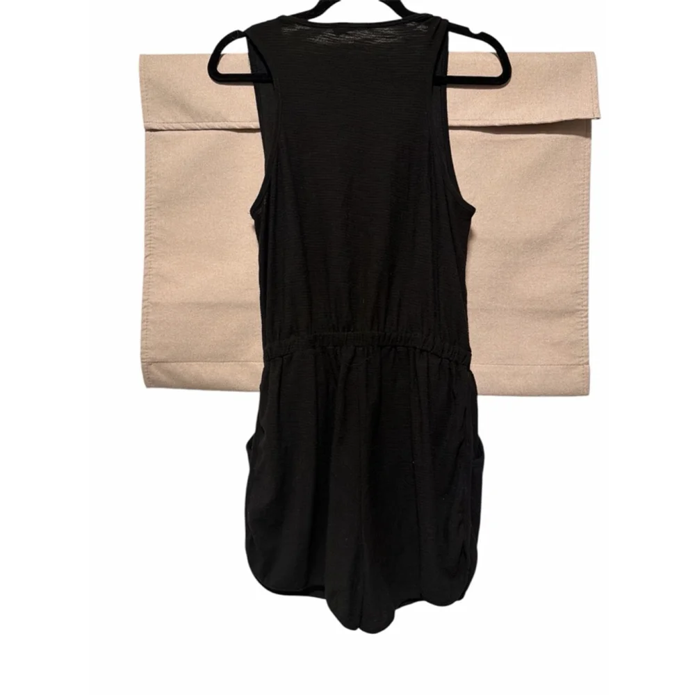 New In Black Sleeveless Button-Front Pocket Romper - Size Medium - Picture 5 of 7